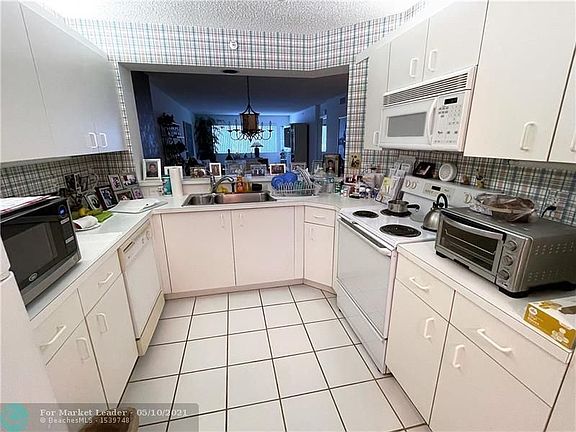 3rd image of 9587 Weldon Cir APT 213