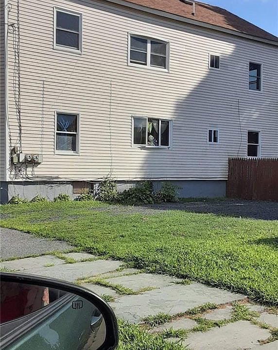 2nd image of 97 Hammond St