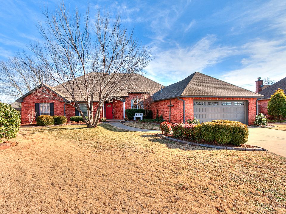 House with 2-stall garage