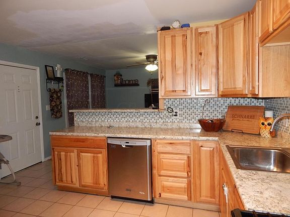 4th image of 203 Buerger St