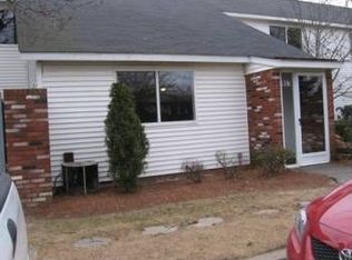 937 Williamsburg Cir, Warwick, RI 02886