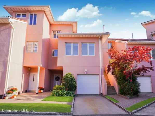 46 Harbour Ct, Staten Island, NY 10308