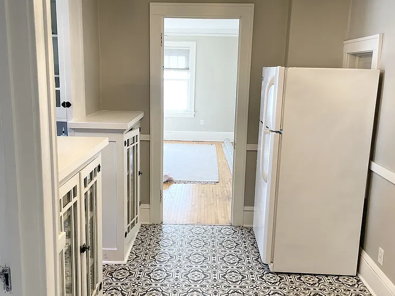 Ashland & Laurel Apartments — Photo 5