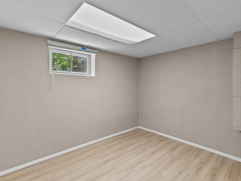10010 Mayo Dr — Photo 16