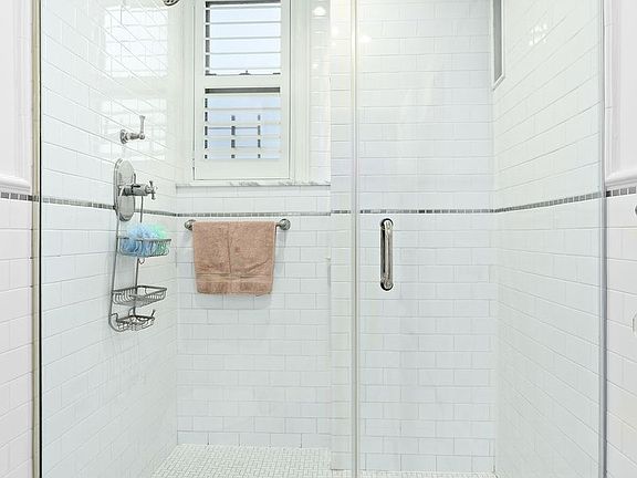 5th image of 271 Lexington Ave #11D