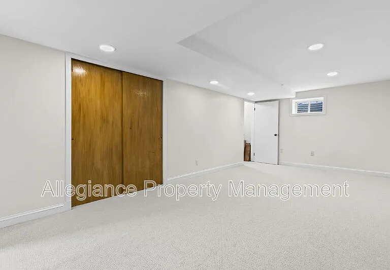 3548 N Valley St — Photo 34