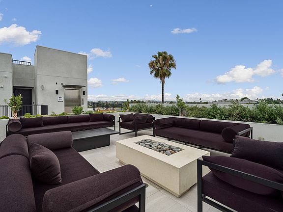 5th image of 726 S Wilton Pl #202-2