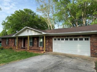 617 Blythe Ferry Rd NE, Cleveland, TN 37312