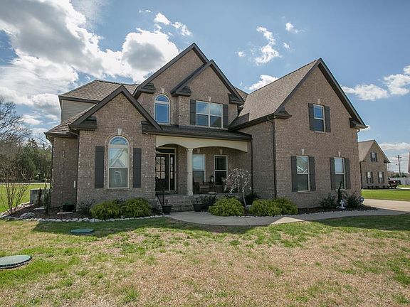 3rd image of 1009 Crowell Dr