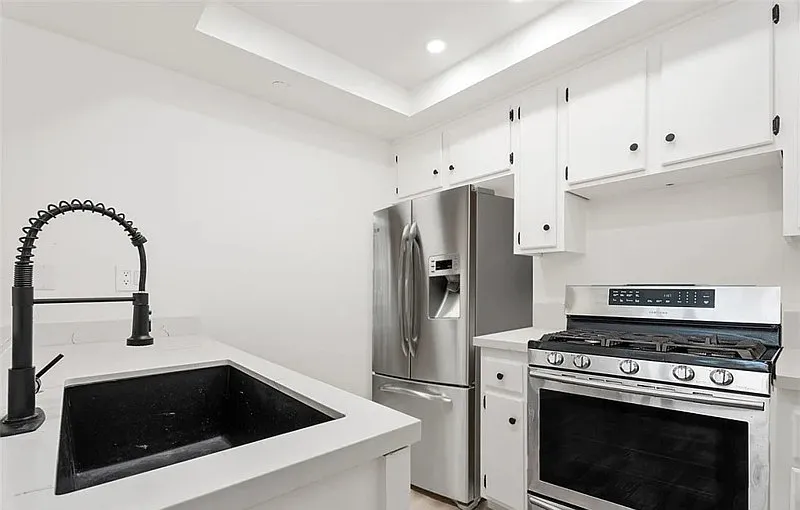 1 bed, 1.0 bath, 608 sqft, $1,800 — Photo 4