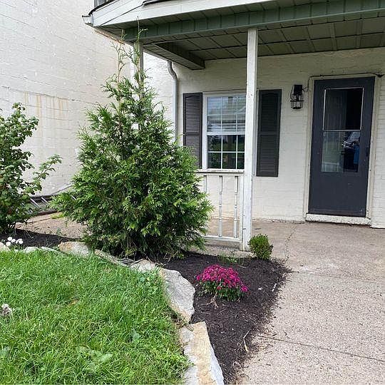 1st image of 352 Woodvue Ln
