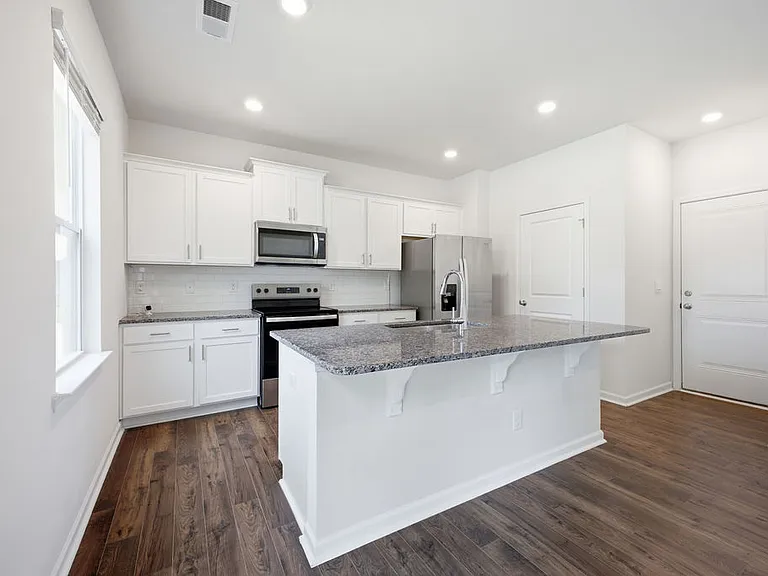 560 Country Oak Dr — Photo 16
