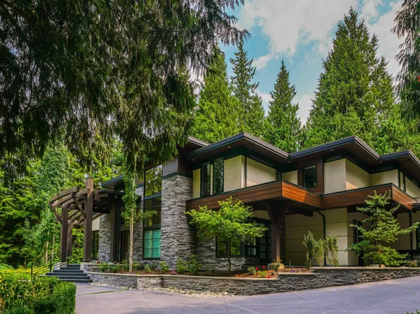 13262 Woodcrest Dr, Surrey, BC V4P 1W5