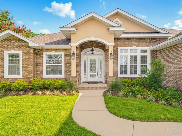 5642 Highland Lake Dr, Milton, FL 32583
