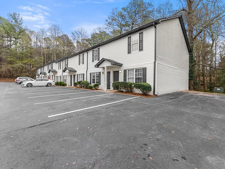 Brookwood Townhomes — Photo 19