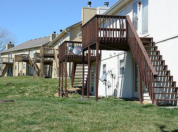 5th image of 14900 Kelly Dr