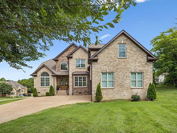 2nd image of 205 Moore Haven Cir