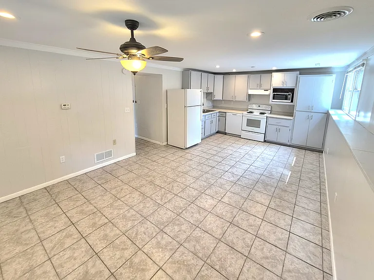 444 29th Ave N #2 — Photo 3