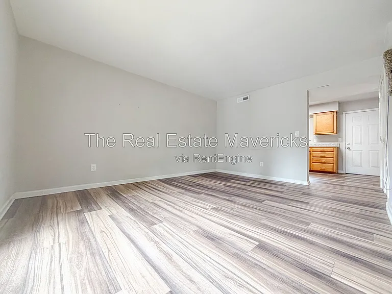 131 Pace Dr #B5 — Photo 11
