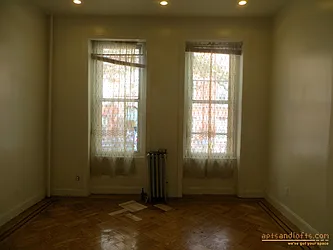 Rented by aptsandlofts.com