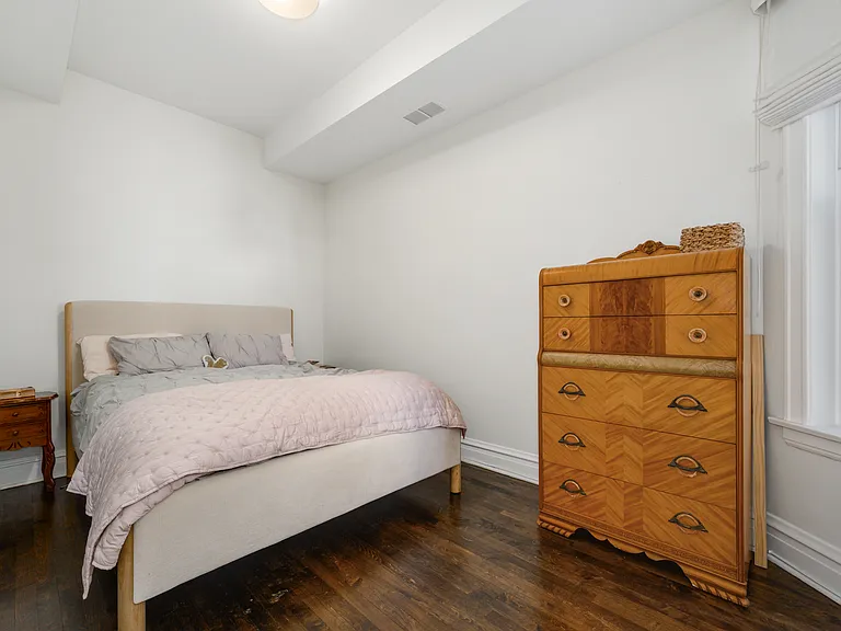 2703 N Sacramento Ave #2 — Photo 11