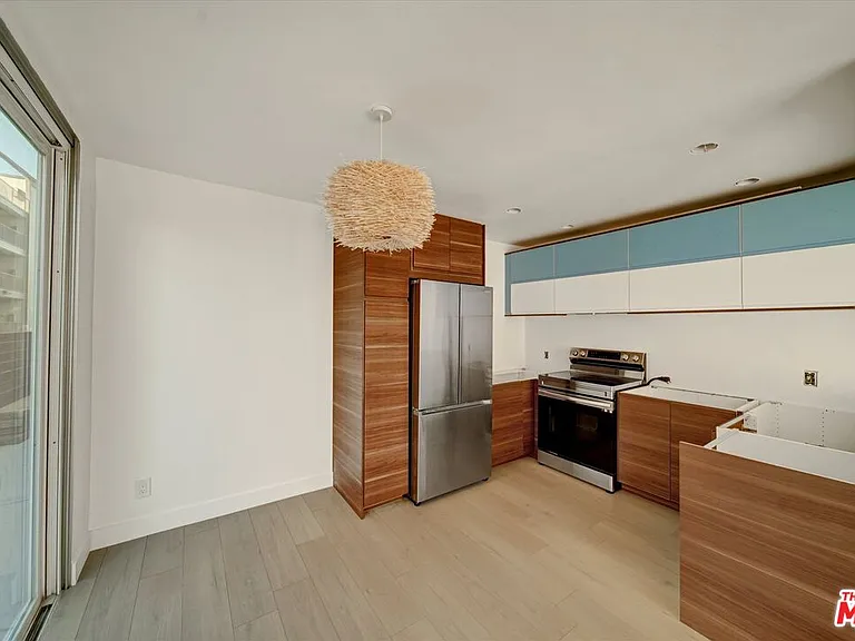 15 Spinnaker St #101 — Photo 8