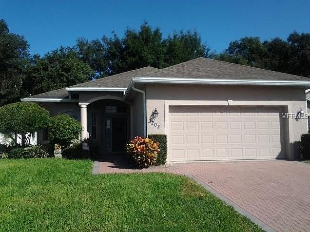 1st image of 3202 Oaktree Ln
