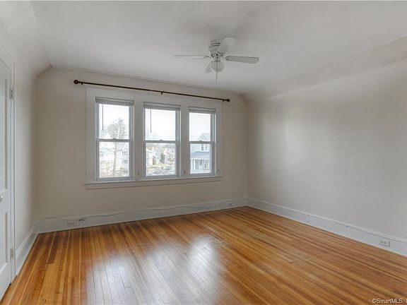 4th image of 67 Fairlawn Ave