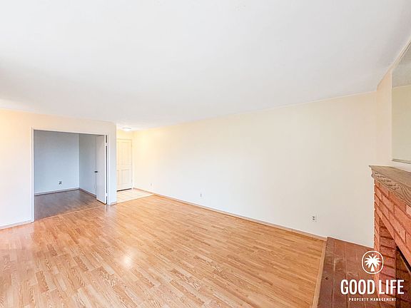 2nd image of 3664 Clairemont Dr Unit 2B