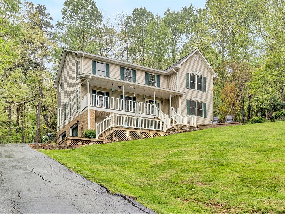 1st image of 6935 Empire Ln