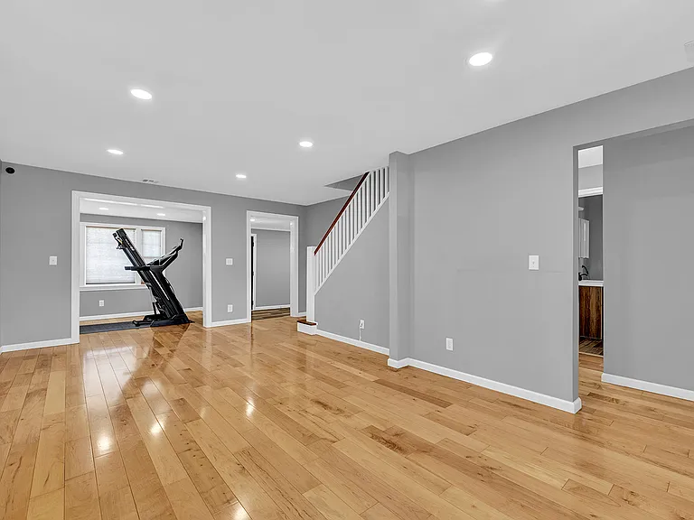 12 Highview Ave — Photo 6