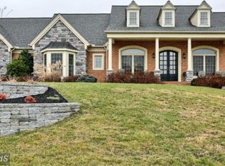 1647 Castlegreen Dr, Greencastle, PA 17225