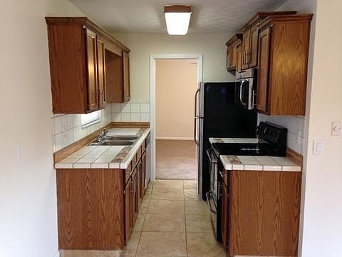 2nd image of 1004 SE Bywood Ave