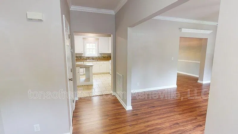 4 bed, 2.5 bath, 2464 sqft, $2,850 — Photo 4