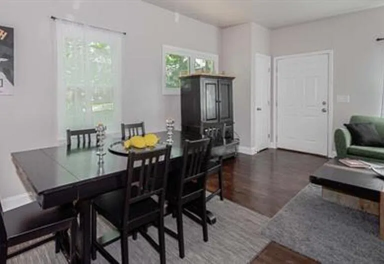 906 Greenwood Ave NE #C — Photo 5