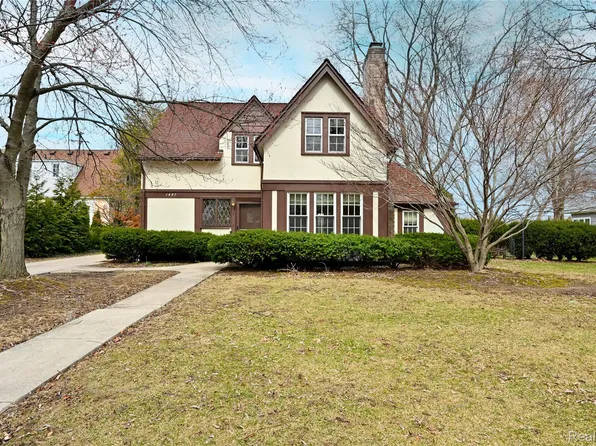 1447 Buckingham Ave, Birmingham, MI 48009