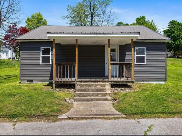 309 E Manning St, Morganfield, KY 42437