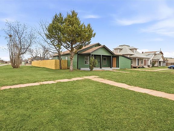 3rd image of 520 N Grady St