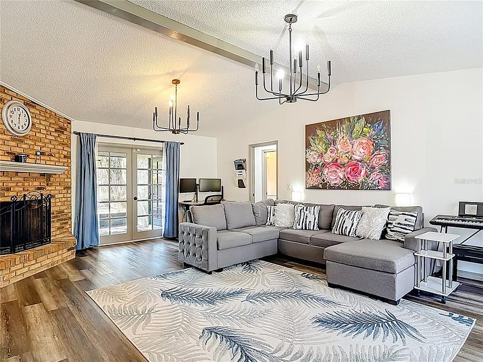 1st image of 131 E Highbanks Rd