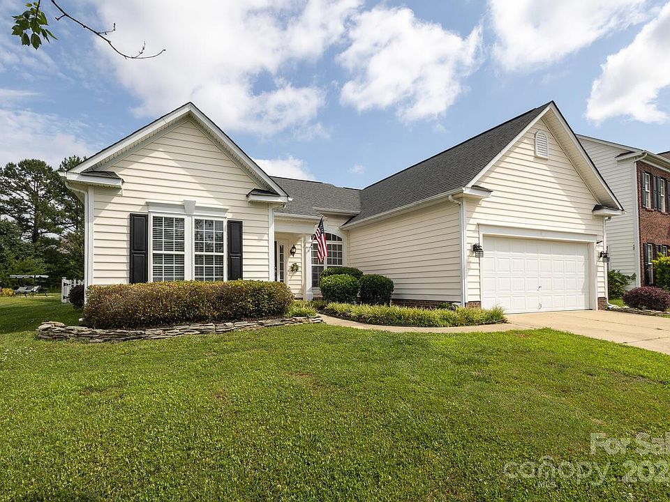 1st image of 5194 Courtfield Dr #18