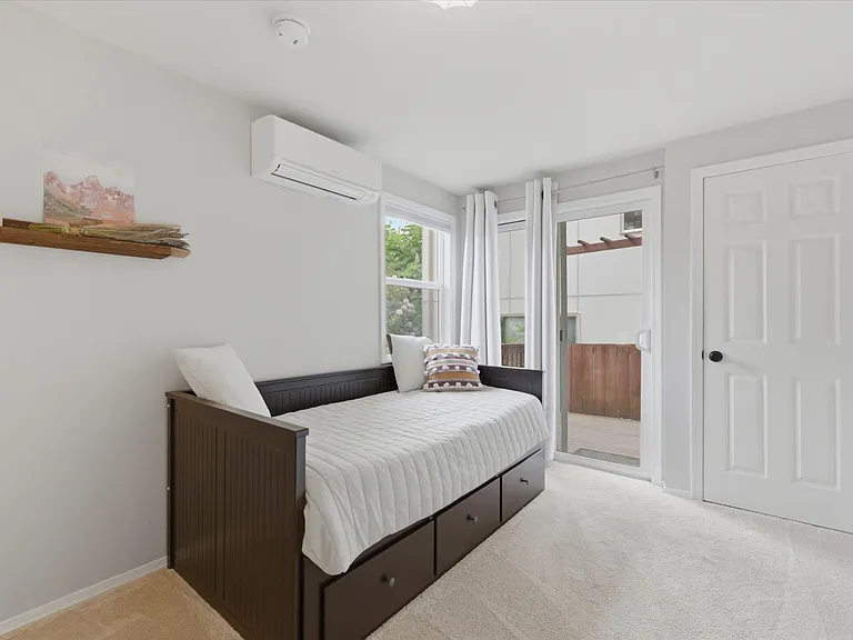 4033A Whitman Ave N — Photo 31