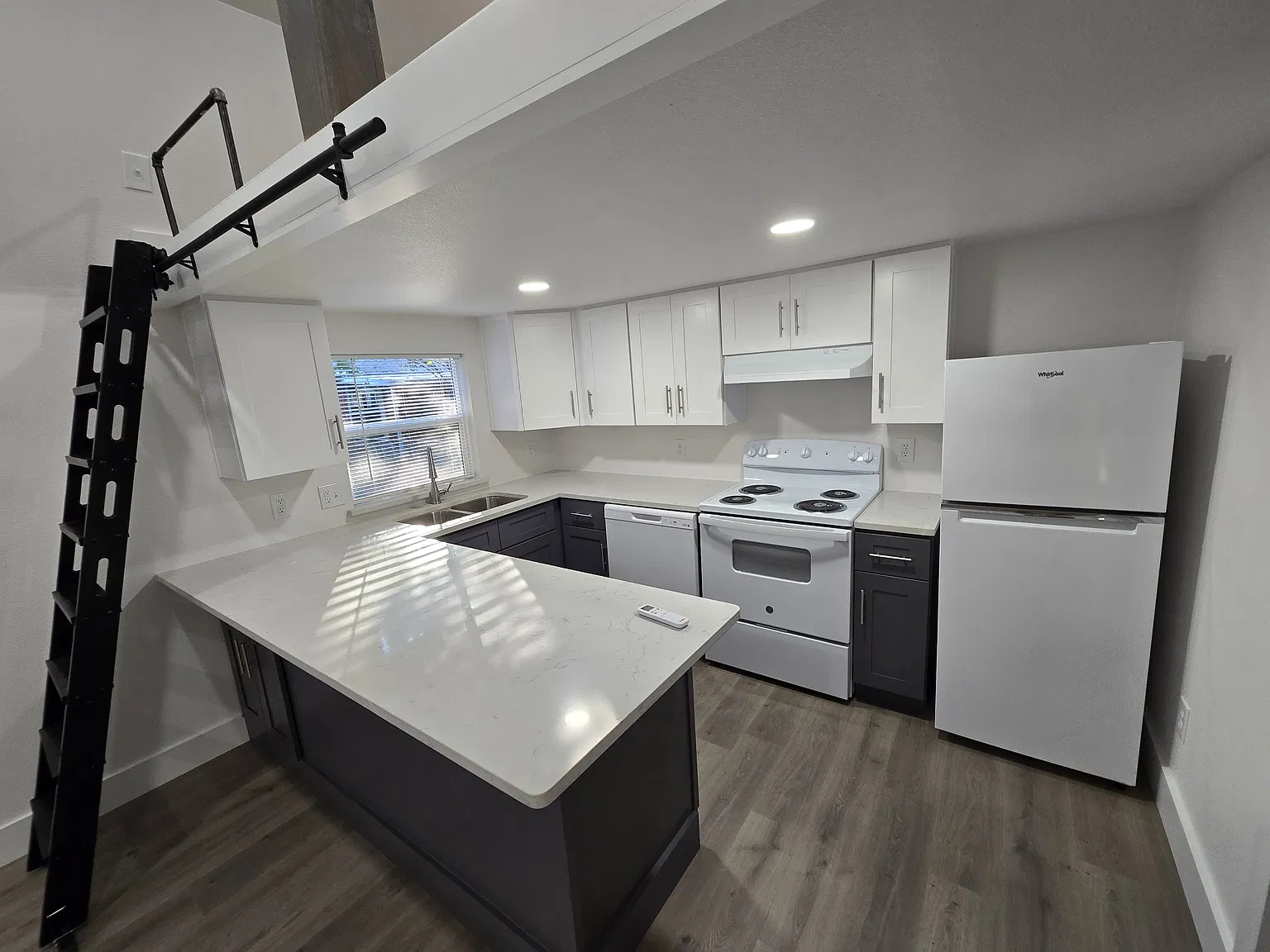 Studio, 600 sqft, $1,000 — Photo 4
