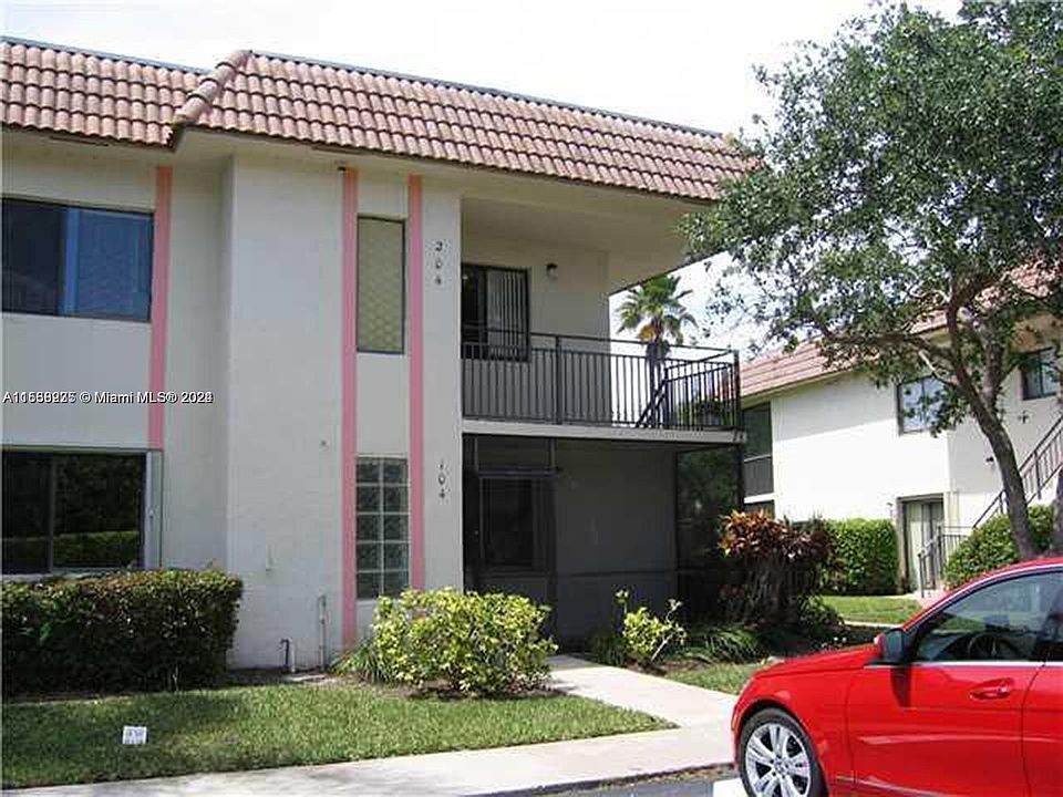 1st image of 413 Lakeview Dr APT 204