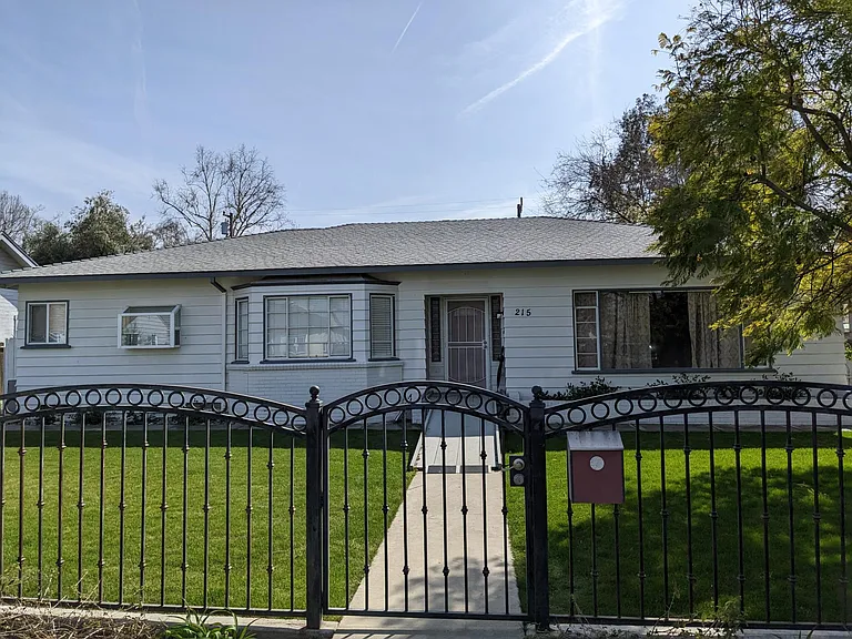 215 Jefferson St — Photo 13