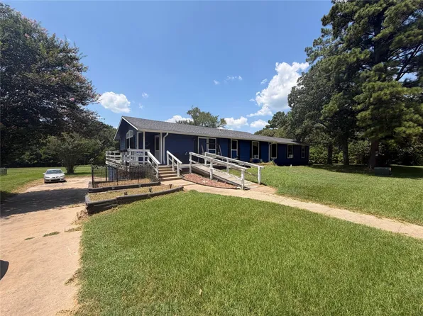 5436 Bluebonnet Dr, Navasota, TX 77868