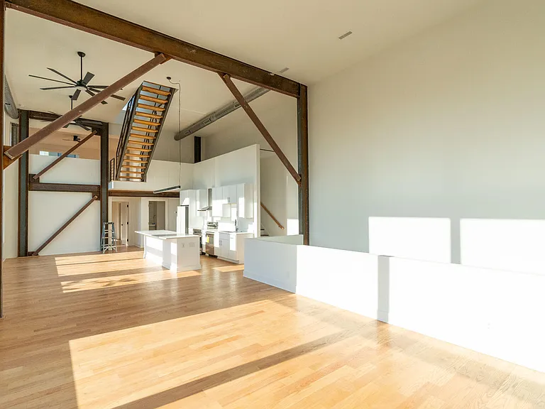 400 E Martin St #A — Photo 4