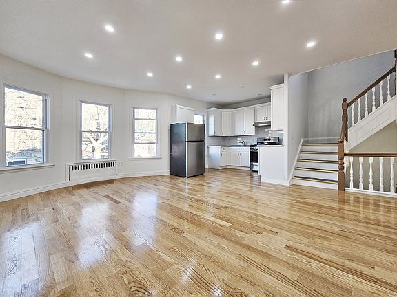 2nd image of 600 E 5th St Floor 2