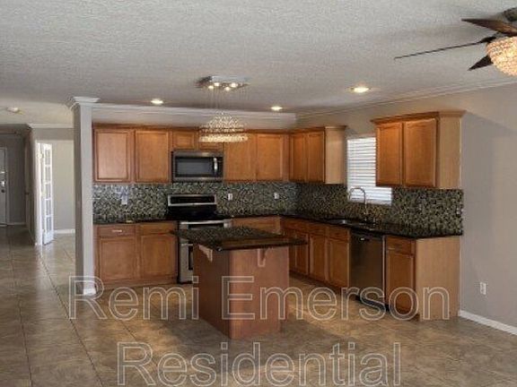 4th image of 15601 Kalihna Ct