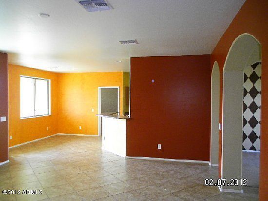 3rd image of 31637 W Grant Avenue