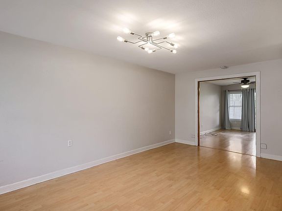2nd image of 1915 Cullen Ave #B